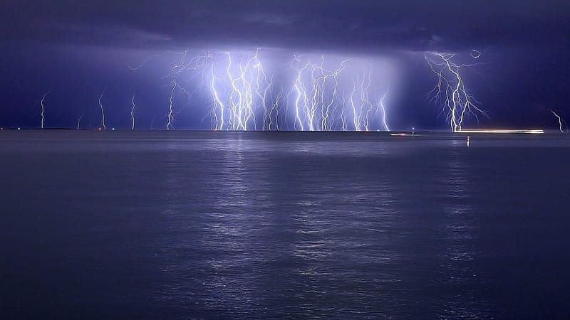 Electric Storm, powerful, fantastic, ocean, electric, sky, storm, cool, water, lightning, strong, nature, blue, HD wallpaper