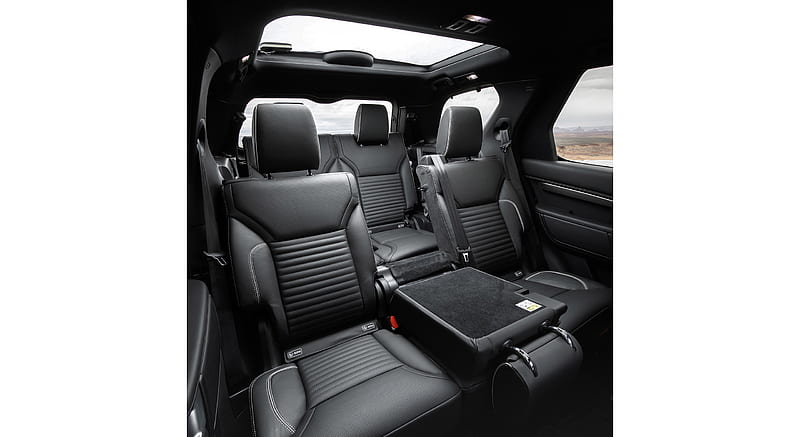 2018 Land Rover Discovery HSE Si6 (Color: Silicon Silver; US-Spec) - Interior, Seats , car, HD wallpaper