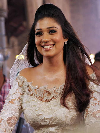 Actress Nayanthara in Onam Saree Beautiful Photos | Moviegalleri.net