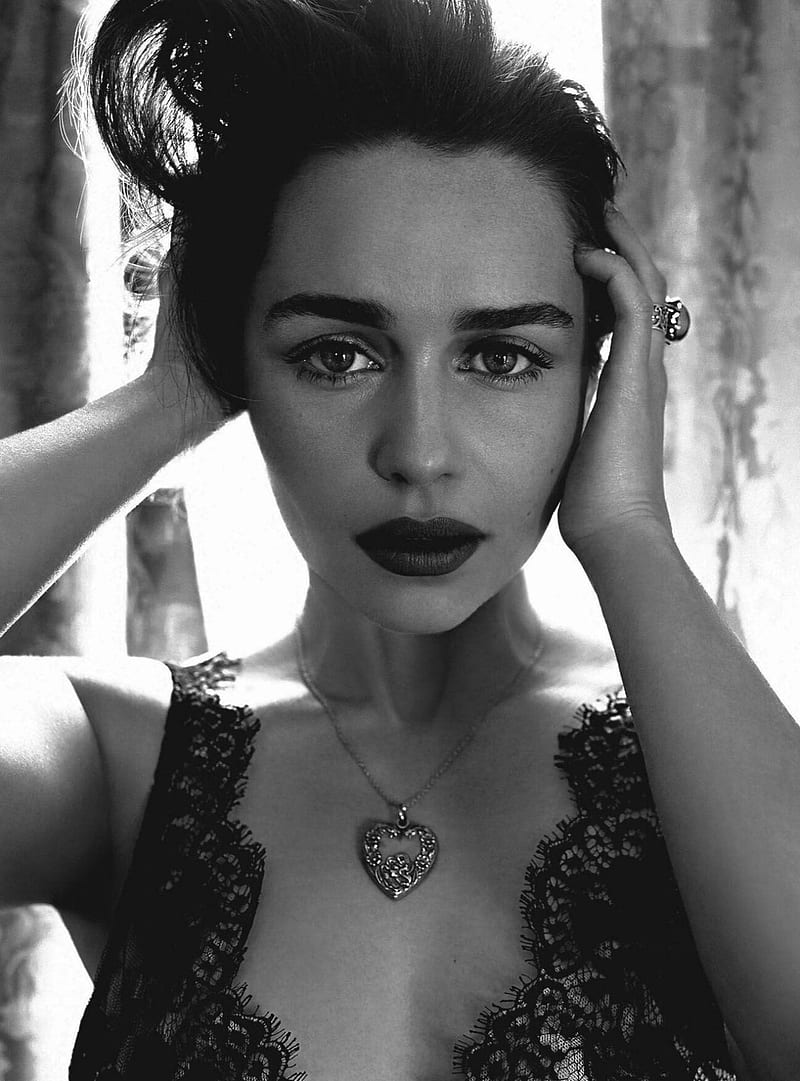 Emilia Clarke, actress, monochrome, lipstick, necklace, dress, women, Game of Thrones, HD phone wallpaper