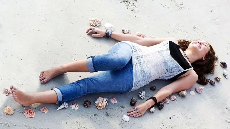 Miley Cyrus Is Lying On Beach Sand Miley Cyrus, HD wallpaper