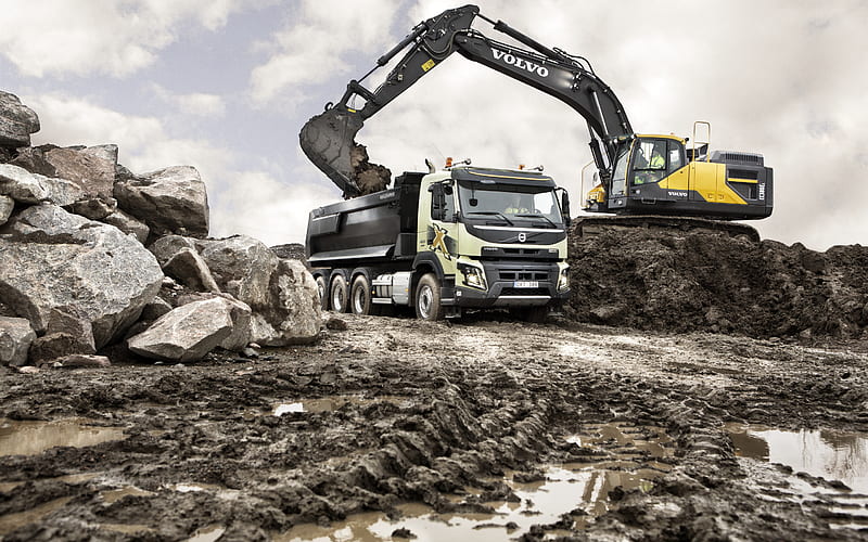 VOLVO FMX 460 heavy duty construction dumper truck Stock Photo - Alamy