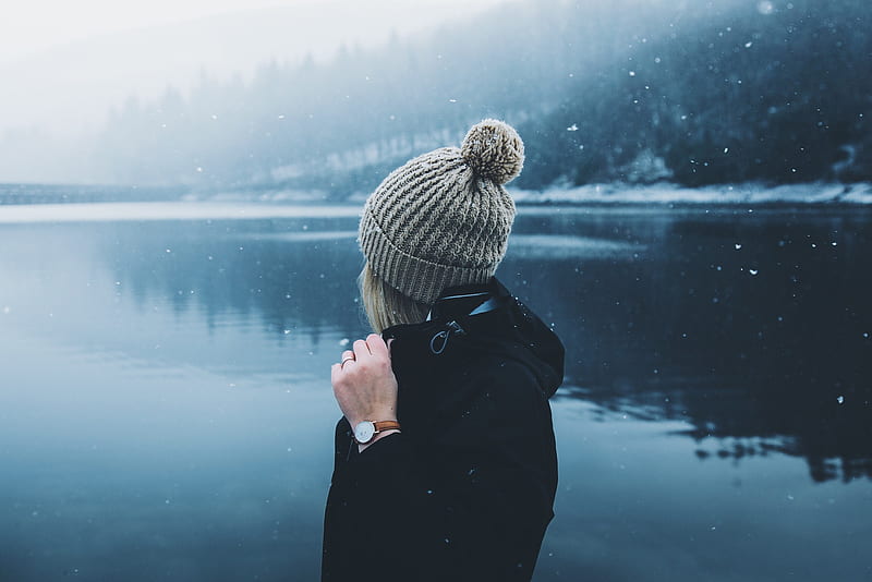 Blonde Girl On Snowy Lake, HD wallpaper