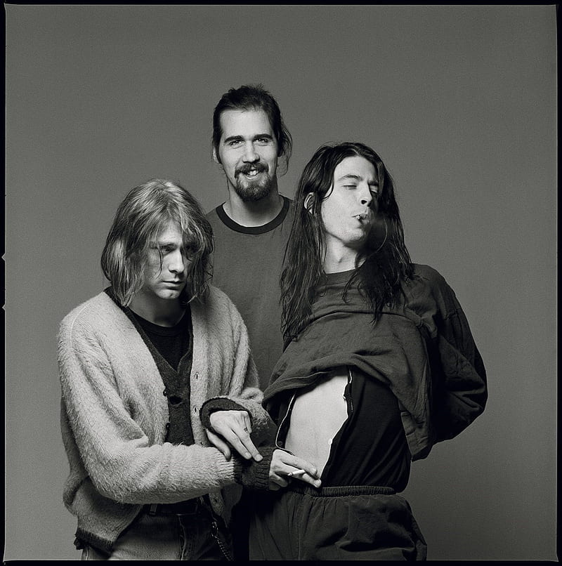 Nirvana, Kurt Cobain, Dave Grohl, Krist Novoselic, grunge, band, monochrome, cigarettes, simple background, men, portrait, HD phone wallpaper