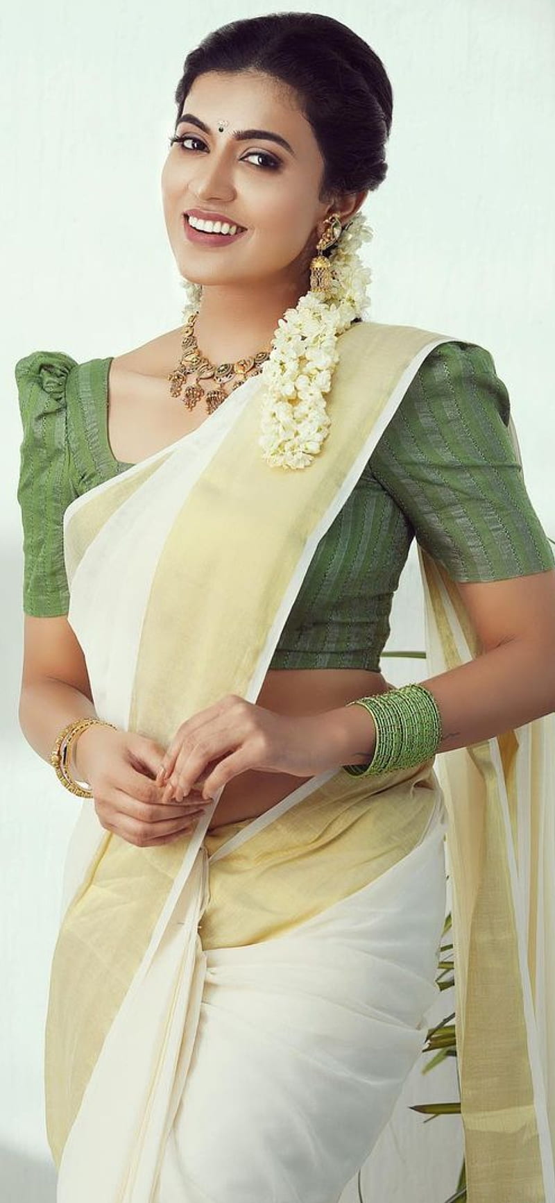 Anju Kurian, actress, beauty, kerala, kollywood, mallu, south, tamil,  traditional, HD phone wallpaper | Peakpx