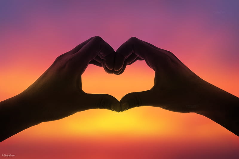 Hands Love Heart at Sunset, romance, valentine, sunset, silhouette, fingers, sky, lovers, hands, forma, love, HD wallpaper