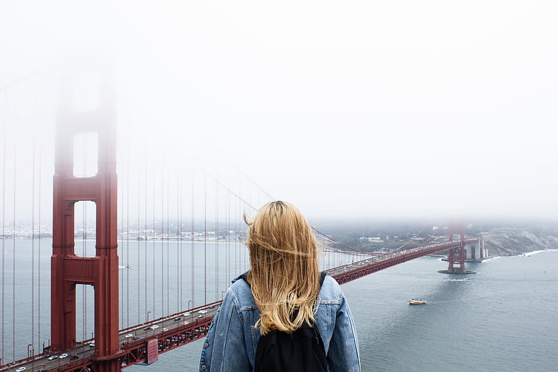 woman facing Golden Gate Bridge, HD wallpaper
