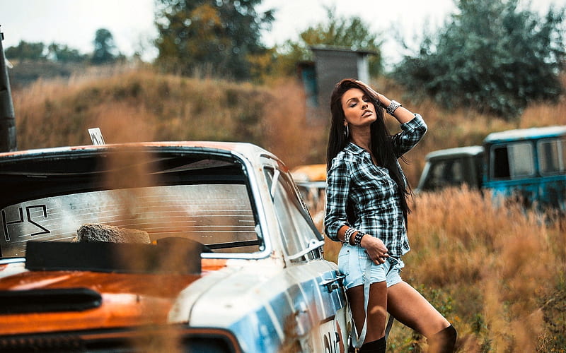 Can't Find A Part . ., female, models, cowgirl, ranch, fun, outdoors, women, brunettes, carros, junkyard, western, style, HD wallpaper