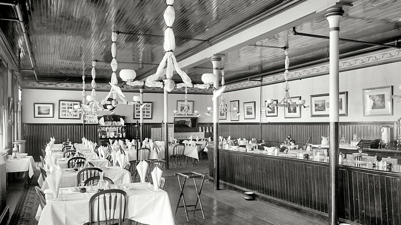 vintage restaurant in grayscale, tables, restaurant, grayscale, chabdeliers, vintage, HD wallpaper