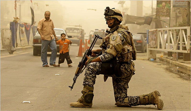 American soldier in Iraq, child, soldier, american, iraq, HD wallpaper