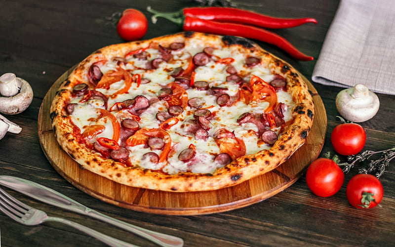 pizza with sausage, fast food, pizza, delicious food, bakery products, HD wallpaper