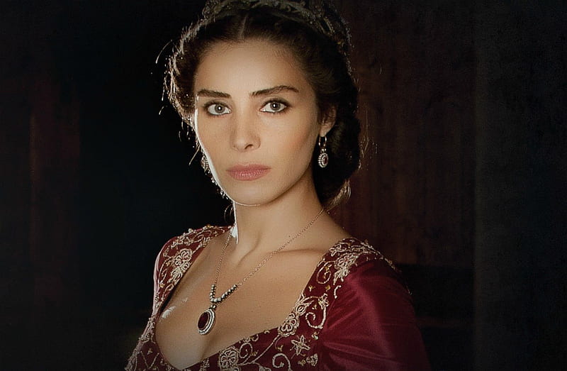 Nur Aysan as Mahidevran, red, sultan, nur aysan, necklace, mahidevran, woman, girl, actress, tv series, beauty, jewel, magnificent century, HD wallpaper