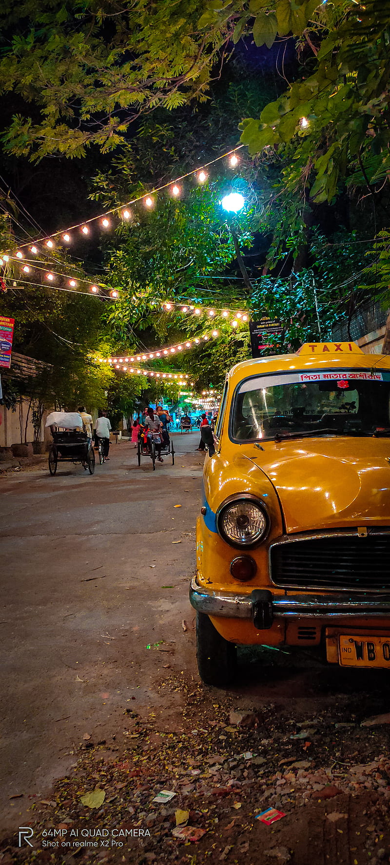Taxi, carros, diwali, durgapuja, kolkata, lights, modified, retro, vintage, yellow, HD phone wallpaper