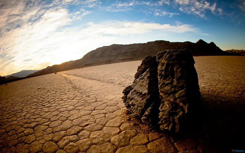 Sailing Stones of Death Valley, death valley, cracked, sand, stones, deserts, HD wallpaper