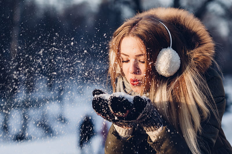 woman blowing snow on her hands, HD wallpaper