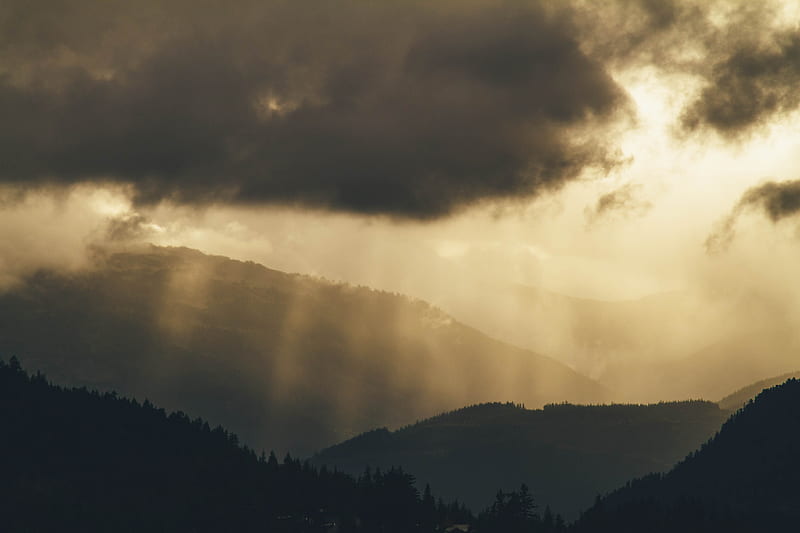 of crepuscular rays on mountains, HD wallpaper