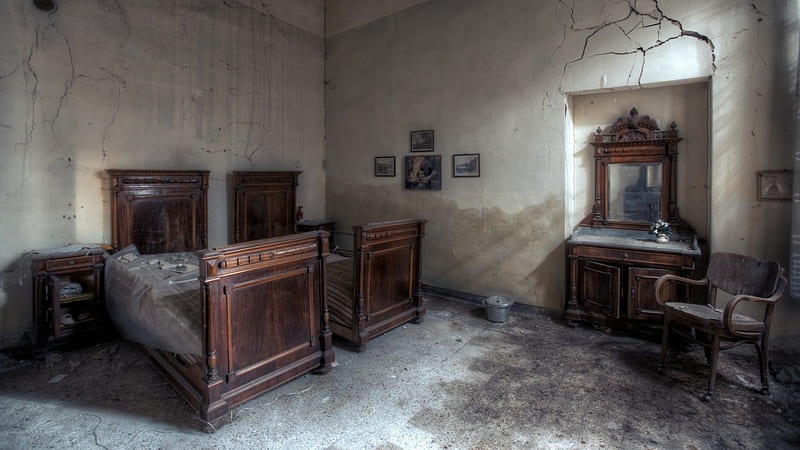 abandoned house r, dirty, bedroom, r, vanity, beds, abandoned, HD wallpaper
