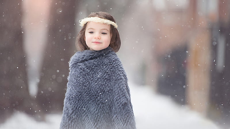 Cute Little Girl Is Standing In Snow Falling Background Covered With Black Fur Woolen Cloth Cute, HD wallpaper