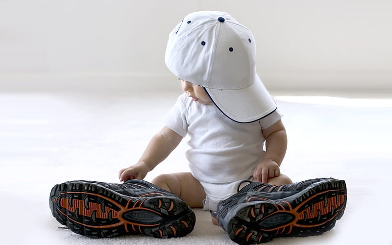 Creative Baby, dad, silly, fun, adorable, baby, hat, cute, boy, nice, cap, funny, shoes, HD wallpaper