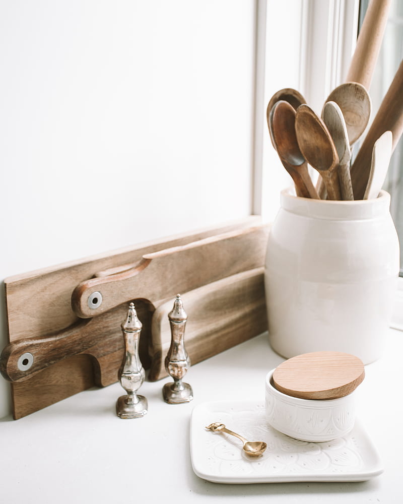 brown wooden spoons on ceramic canister on white top surface, HD phone wallpaper