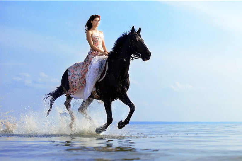 Cowgirl Riding Her Horse on the Beach, beach, horse, model, cowgirl, HD wallpaper