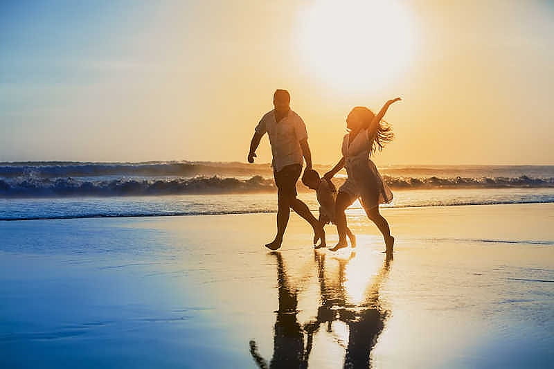 Happy family, beach, Enjoy, Seaside, Sunset, HD wallpaper