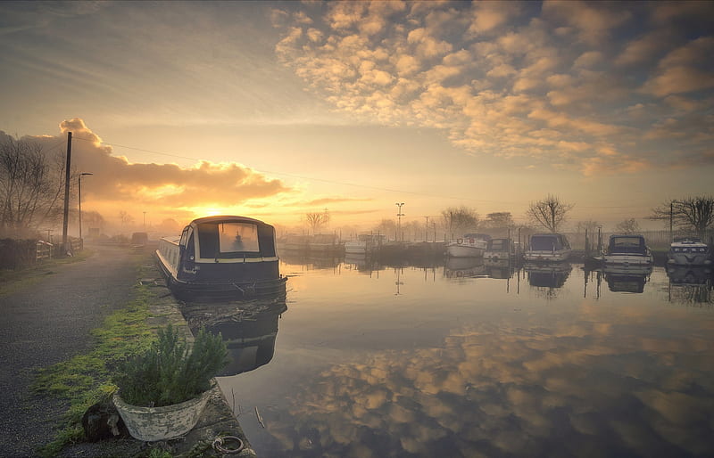 River Boat On Morning Sunshine, HD wallpaper