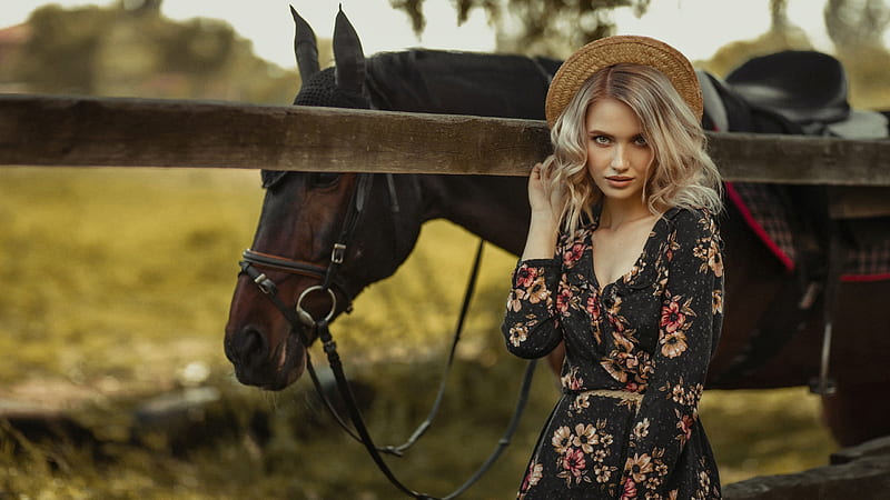 Fence Friends, ranch, horses, cowgirls, hats, corral, blondes, HD wallpaper