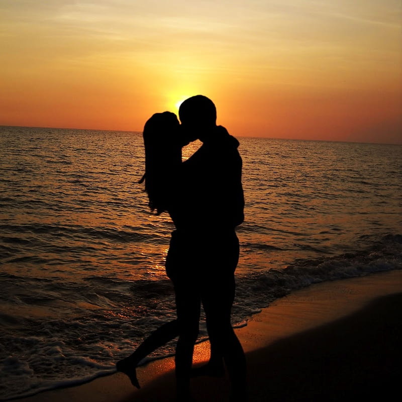 Kissing Couple, couple, kissing, love, romantic, HD phone wallpaper