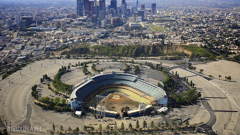Los Angeles Dodgers Aerial View Of Cityscape And Stadium Dodgers, HD wallpaper