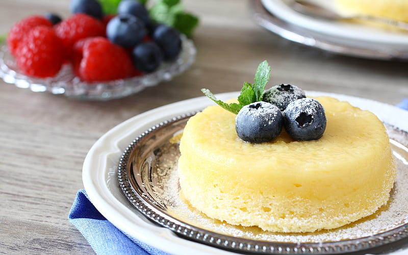 dessert with blueberries, souffles, berries, sweets, dessert, HD wallpaper