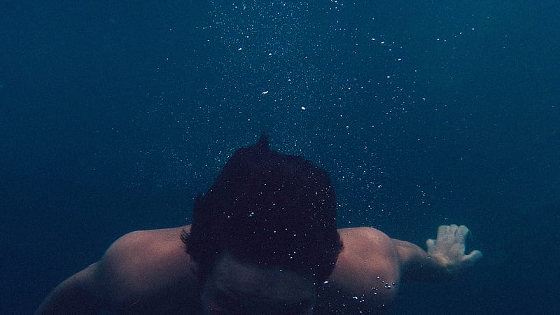 man submerged on body of water, HD wallpaper