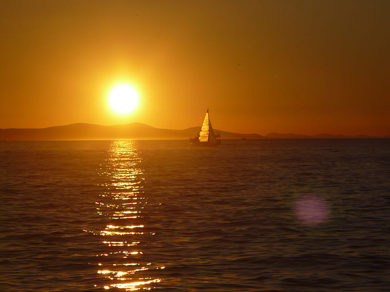 sunset with sailboat, sun, Zadar, bonito, sunset, sea, sail, shor, sundown, boat, caique, evening, blue, ocean, catboat, water, croatia, ship, island, sailboat, HD wallpaper