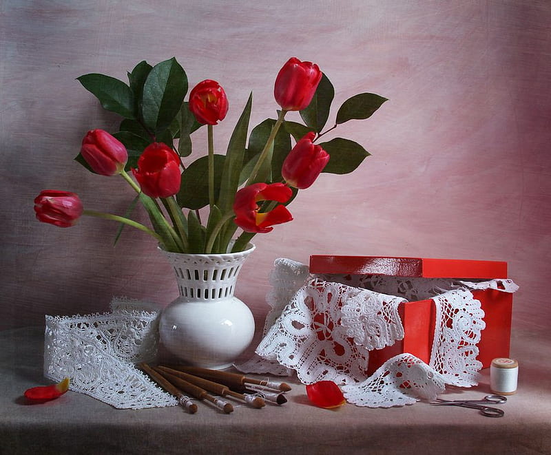 still life, red, lace, vase, box, bonito, gently, graphy, nice, flowers, tulips, tulip, harmony, elegantly, cool, bouquet, embroidery, flower, white, HD wallpaper