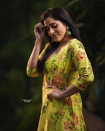 Actress Rashmi Gautam HD Photos and Wallpapers June 2023 - Gethu Cinema