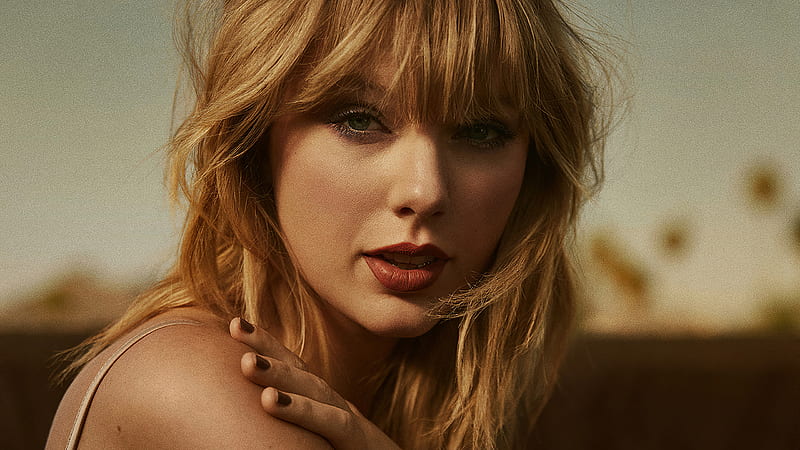 Taylor Swift With Gray Eyes In Shallow Background Taylor Swift, HD wallpaper