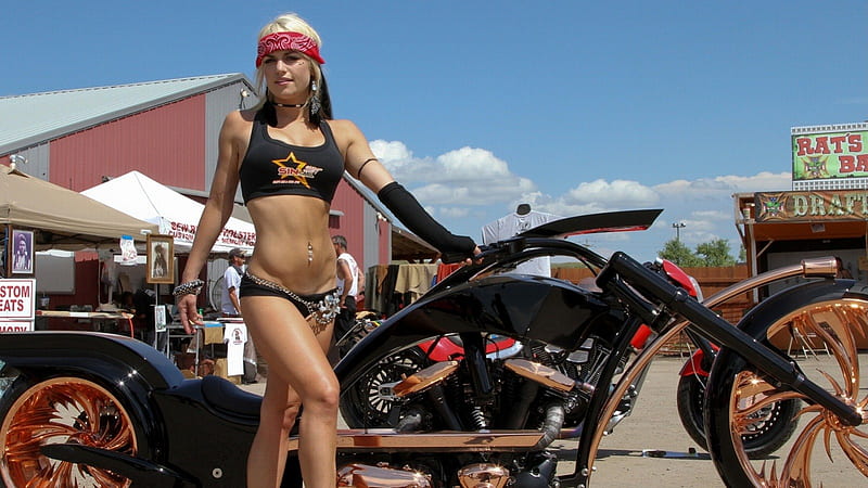 Country Girl_Street Rod Bike, legs, bonito, bikes, sexy, motorcycle, women, shorts, people, choppers, HD wallpaper