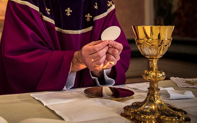 Eucharist, hands, priest, Host, goblet, HD wallpaper