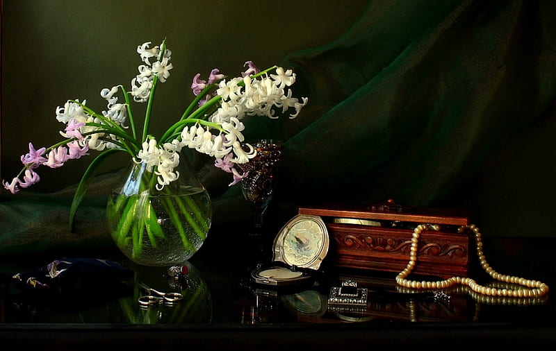 Treasures, vase, compact, cuff link, jewelry, still life, flowers, jewelry box, pearls, ring, HD wallpaper