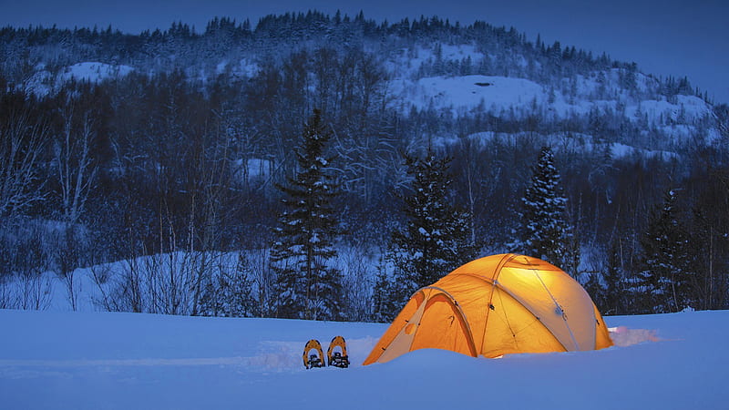 Camping In Snow Field In Mountains Covered With Snow Background Nature, HD wallpaper