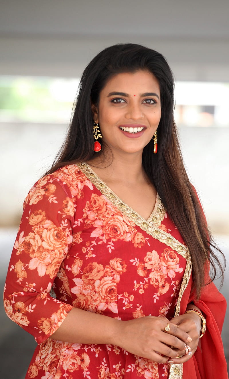 HD-wallpaper-aishwarya-rajesh-flash-graphy-tamil-actress.jpg