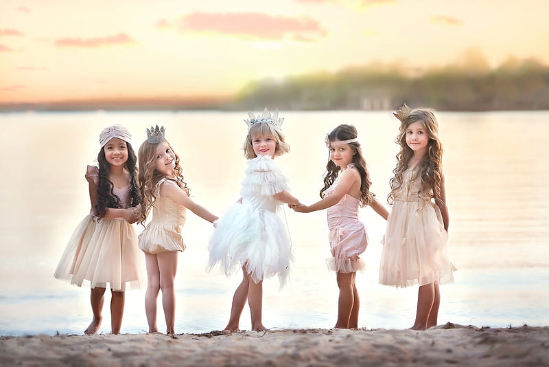 little girl, pretty, sunset, adorable, play, sightly, sweet, nice, beauty, face, child, bonny, lovely, pure, blonde, sky, baby, cute, white, Hair, little, Nexus, bonito, dainty, sea, kid, graphy, fair, people, 5 girls, pink, Belle, comely, Standing, girl, childhood, HD wallpaper