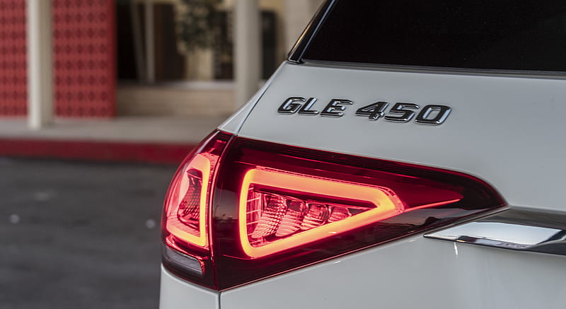2020 Mercedes-Benz GLE 450 4MATIC (Color: Designo Diamond White Bright; US-Spec) - Tail Light , car, HD wallpaper