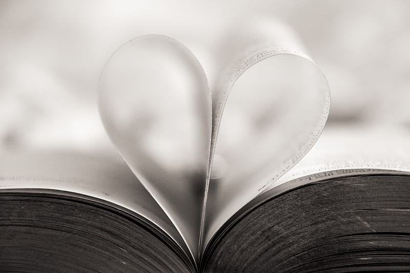 heart shape book page close-up graphy, HD wallpaper