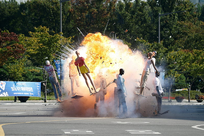 Mannequins are exploded during anti terror drill in South Korea, South Korea, Explosion, 6 Oct 2016, Seoul, Anti terror drill, Mannequins, HD wallpaper