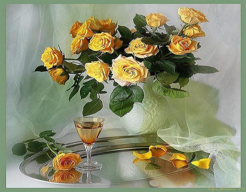 Toast to NY, wine, zinfandel, yellow, vase, sunny, bonito, roses, silver, friendship, platter, flowers, petals, blooming, white, HD wallpaper