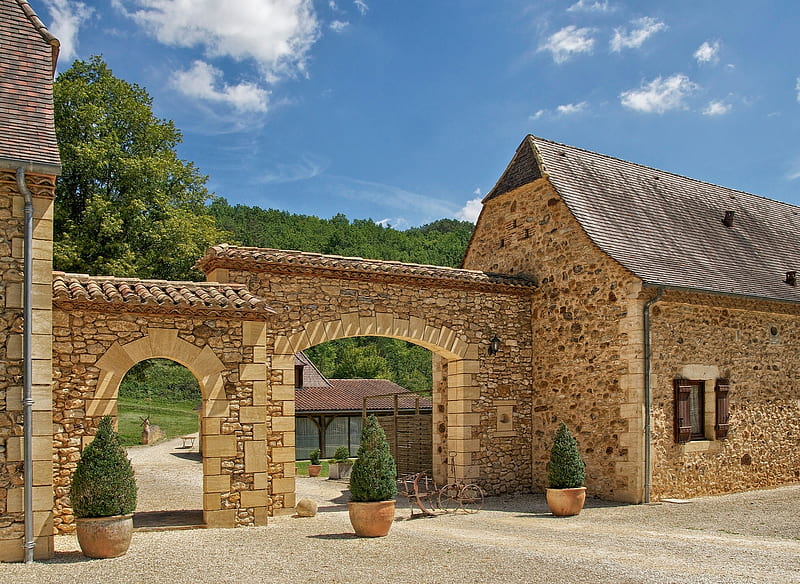Gates in Dordogne, France, France, gate, tree, house, HD wallpaper