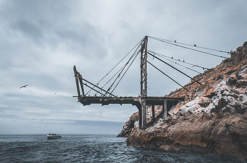 metal bridge near boat during daytime, HD wallpaper