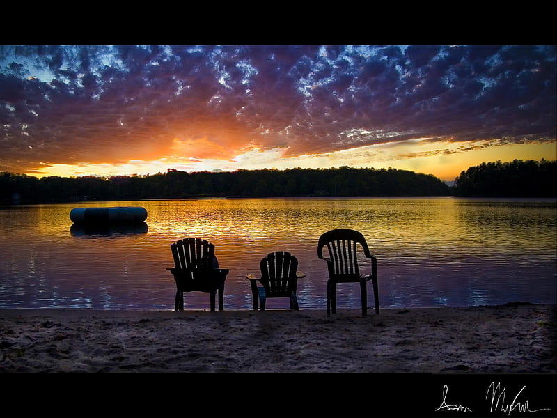 Missing the show, silhouettes, bonito, sunset, sky, lake, raft, boat, sand, chairs, reflections, HD wallpaper