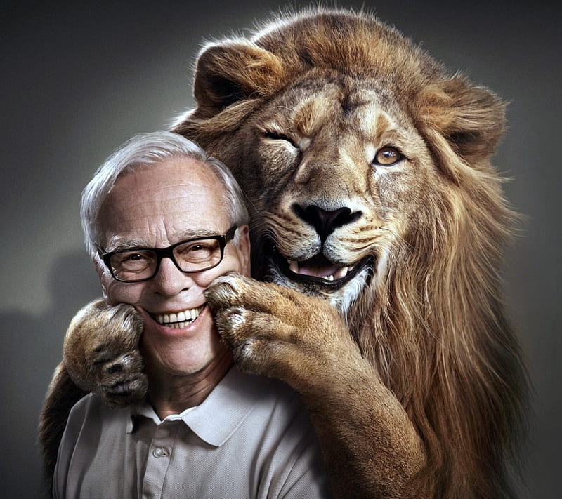 Funny Man and Lion, face, friends, smile, HD wallpaper